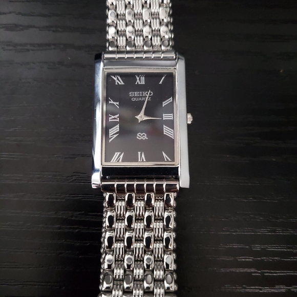 🔥RARE - NEW Old Stock Seiko SQ Tank Roman Dial Quartz Men's Watch - Picture 4 of 4